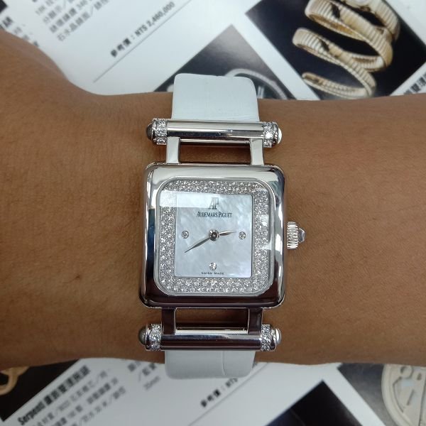 元泰流當品 原裝 Audemars Piguet AP 愛彼 18K金 鑽圈 石英 女錶 附保單 喜歡價可議 ZR499